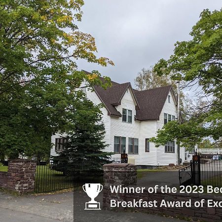 Hill Road Manor Bed & Breakfast Grand Falls Windsor Exterior photo